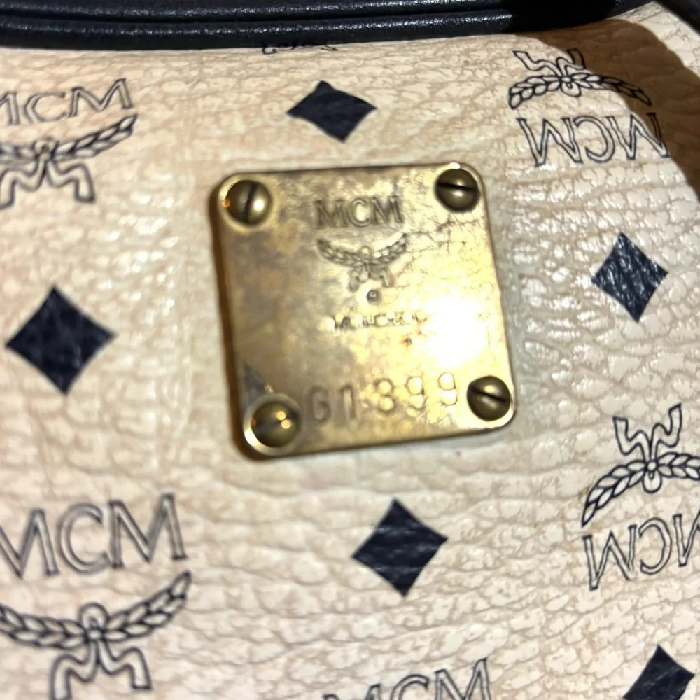 MCM vintage navy blue and Cream Bag - Picture 6 of 8